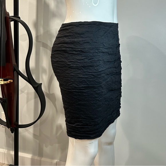 Sarah Pacini Stretch Krinkle Mini Pencil Skirt - Picture 8 of 9